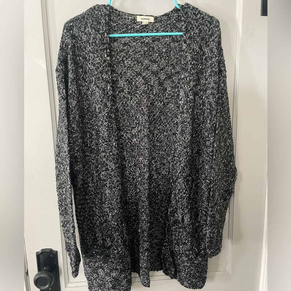 Black and white cardigan. Size M/L